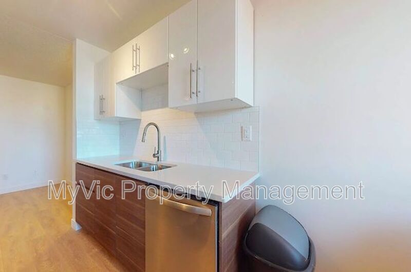 Edmonton Condo: 8927 82 Avenue Northwest