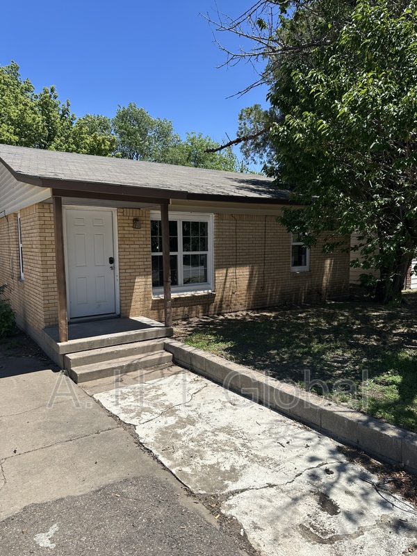 Amarillo House: 1619 Bellaire St