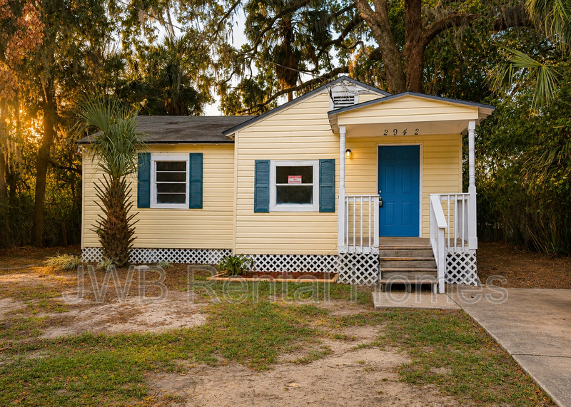 Jacksonville House: 2942 Bethel Ct