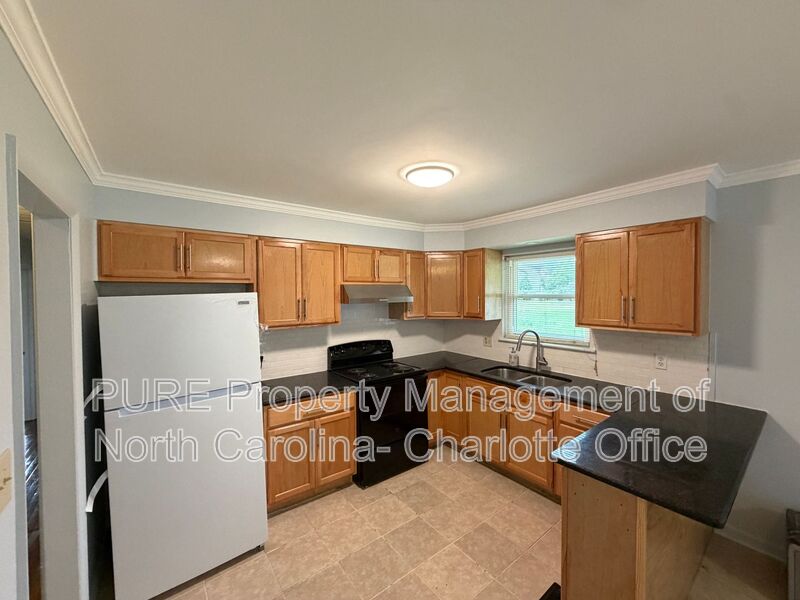 Charlotte House: 2429 Galloway RD