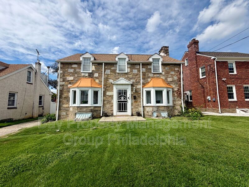 Philadelphia House: 6522 N American St