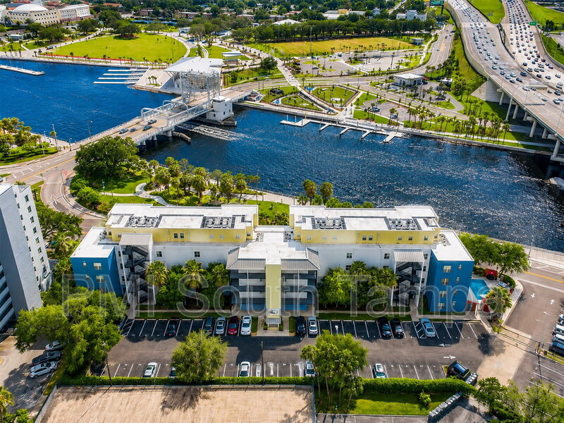 Tampa Condo: 1501 Doyle Carlton Dr