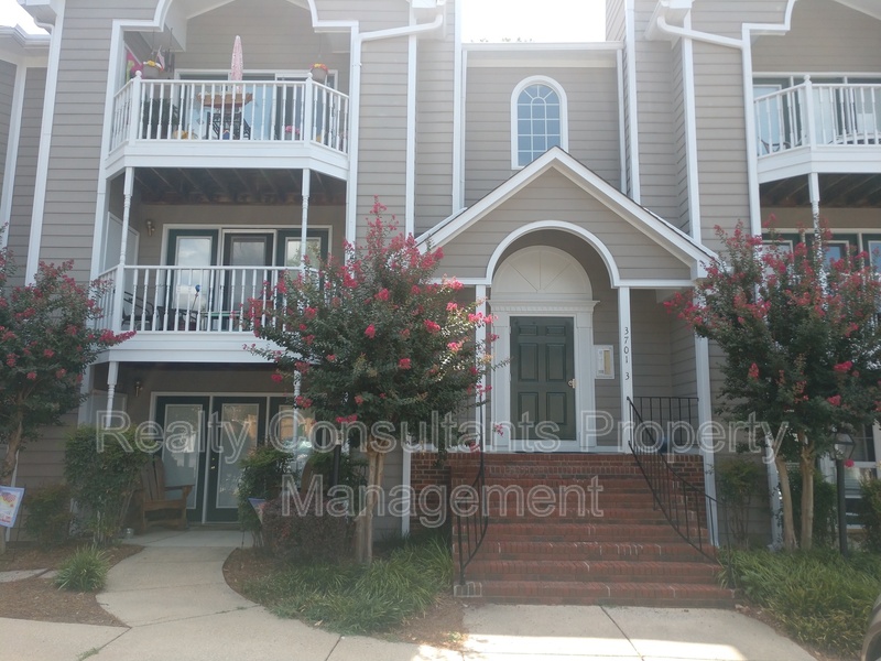 Request a Viewing for 3701 3 Cotswold Avenue, Unit 3G Tenant Turner