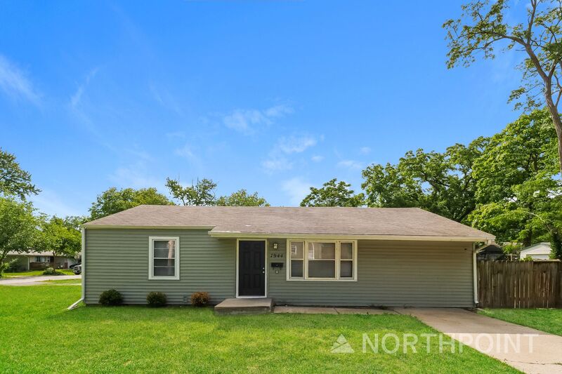 Kansas City House: 7944 Oak St