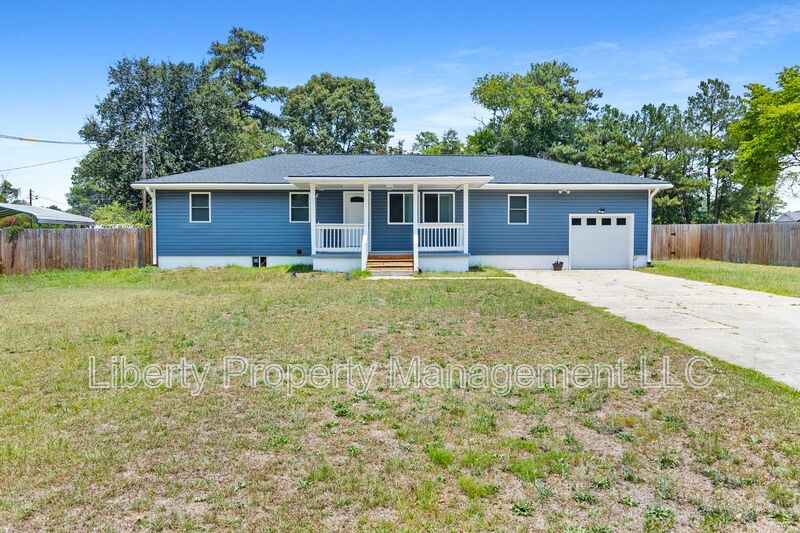 Fayetteville House: 6318 Denver Dr