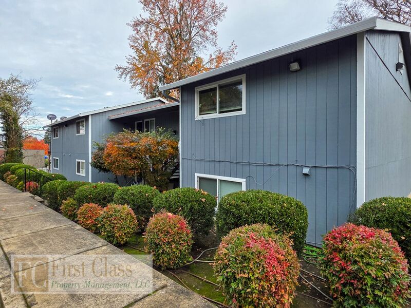 TIGARD Condo: 10058 SW GARRETT ST