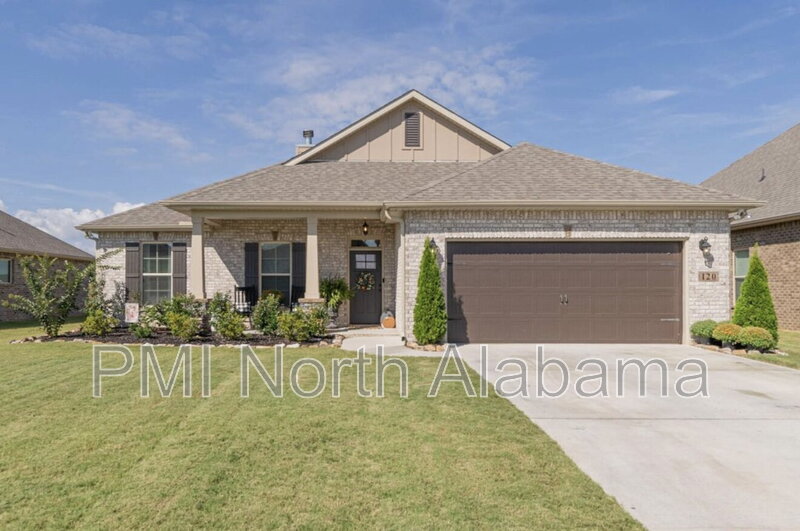 Hazel Green House: 120 Elledge Farm Drive