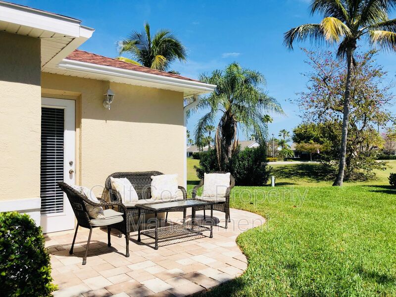 2804 Edgewater Lane FL 34221 - Photo 2