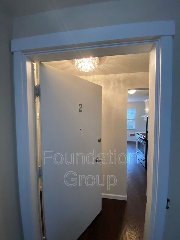 Seattle House: 615 NW 85th St