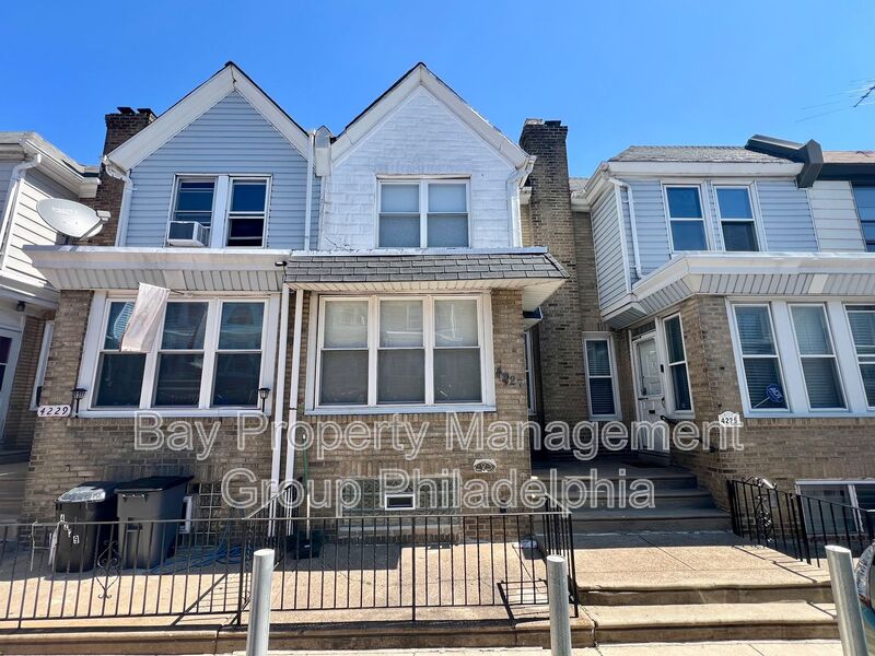 Philadelphia House: 4227 Neilson St