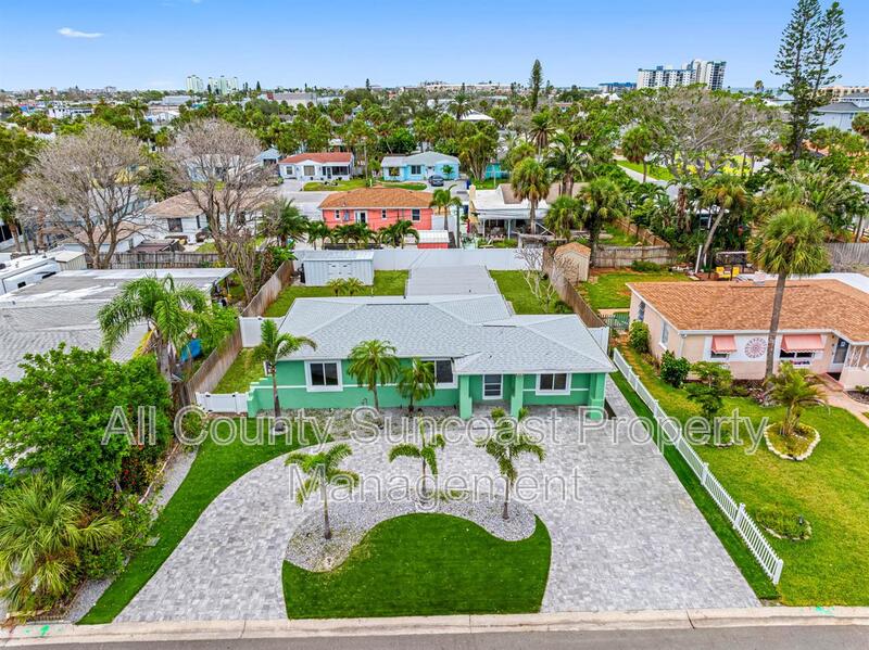St.Pete Beach House: 540 80th Ave