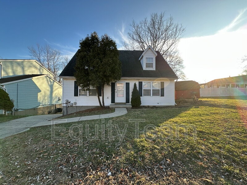 Cincinnati House: 1015 Venetian Terrace