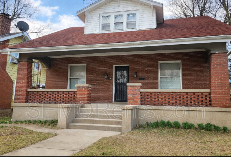 Cape Girardeau Condo: 319 North West End Boulevard new - Main