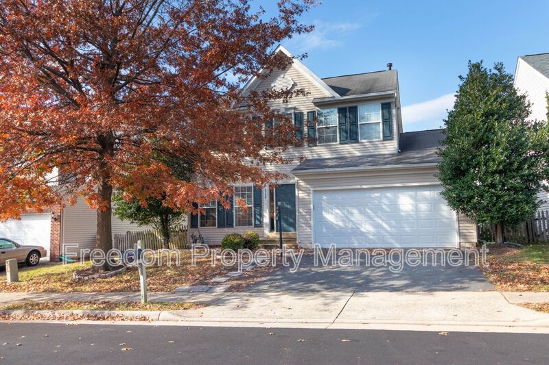 Gainesville House: 6758 Sutton Oaks Way