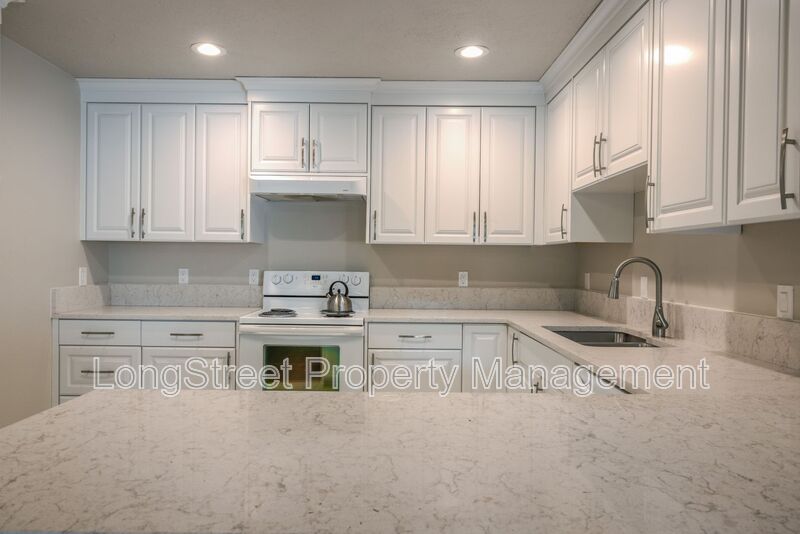 Portland Condo: 430 NE 176th Ave