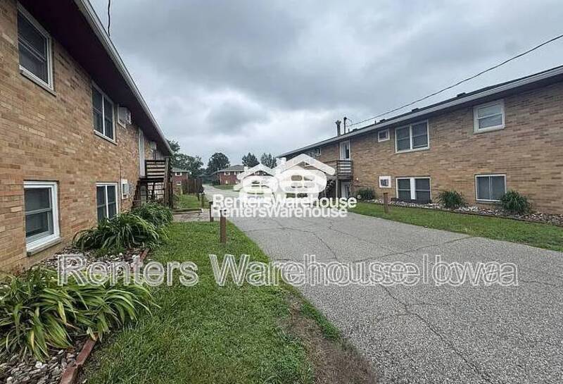 Ankeny Condo: 110 NW College Ave