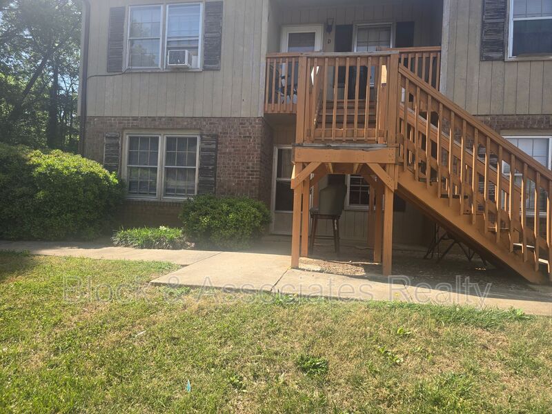 Archdale Condo: 106 Thomas St