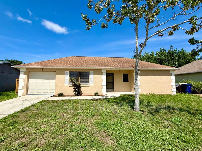 HOLIDAY House: 1301 GREENLEA DRIV