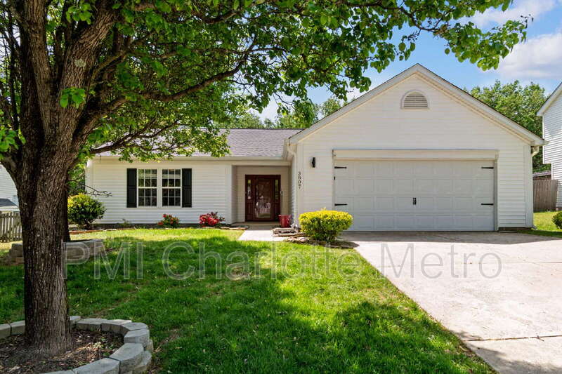 Indian Trail House: 3807 Crimson Wing Drive