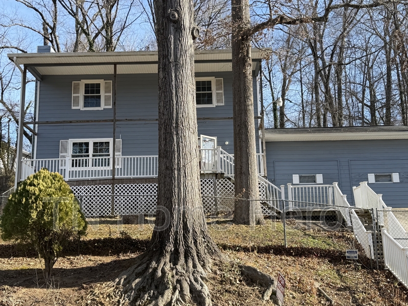 Knoxville House: 1911 Laurans Avenue