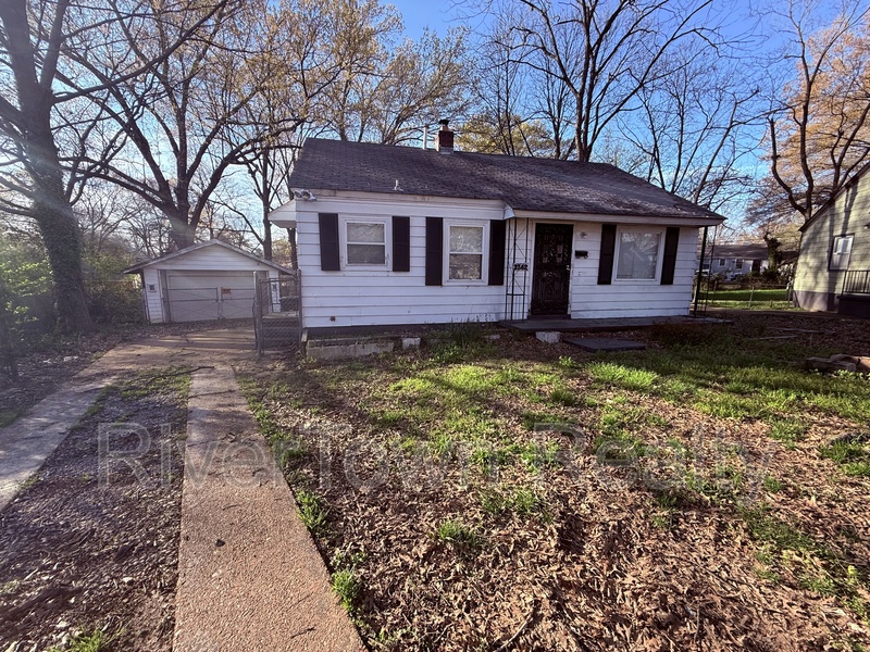 Memphis House: 3742 Deerwood Cv