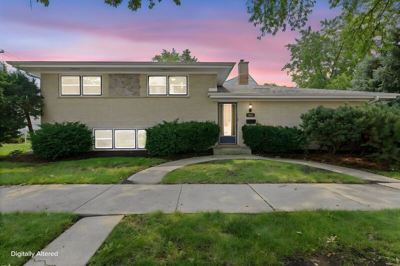 Brookfield House: 4201 Prairie Ave