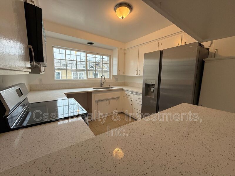 Gardena House: 16920 S Vermont Ave