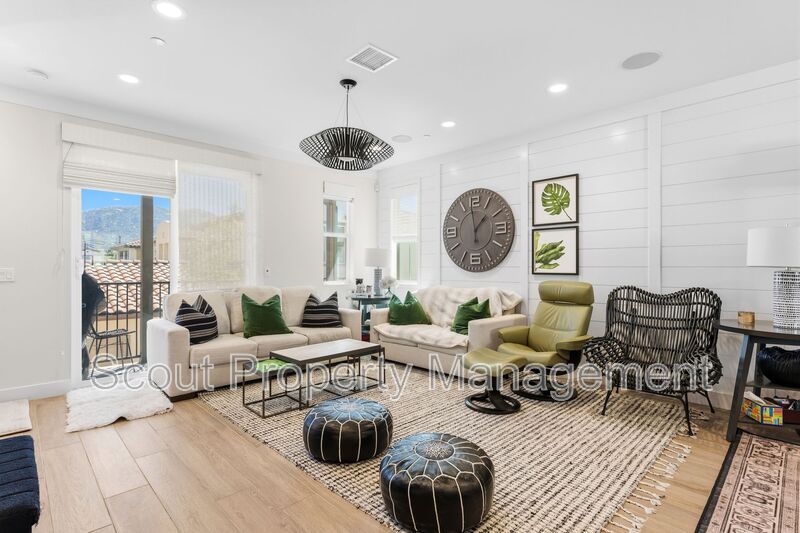 Temecula Townhome: 45781 Via Nubes