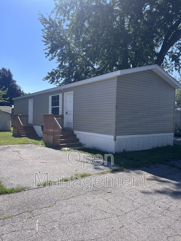 Ankeny House: 2301 SW Oralabor Rd,