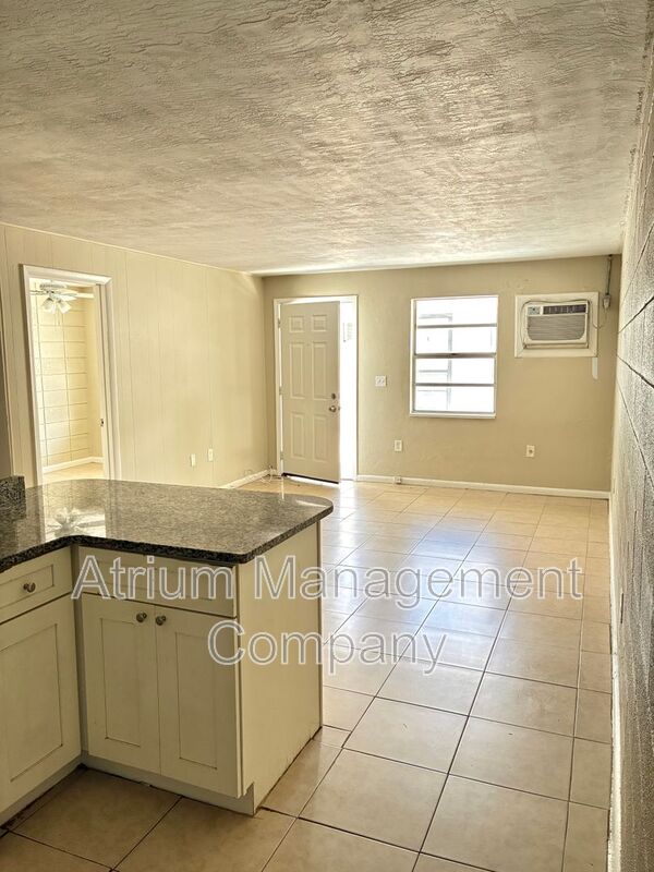 Melbourne Condo: 5 Circle Avenue