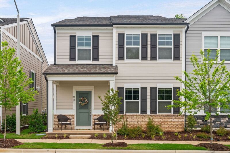 Fuquay Varina Townhome: 901 Trestleview St