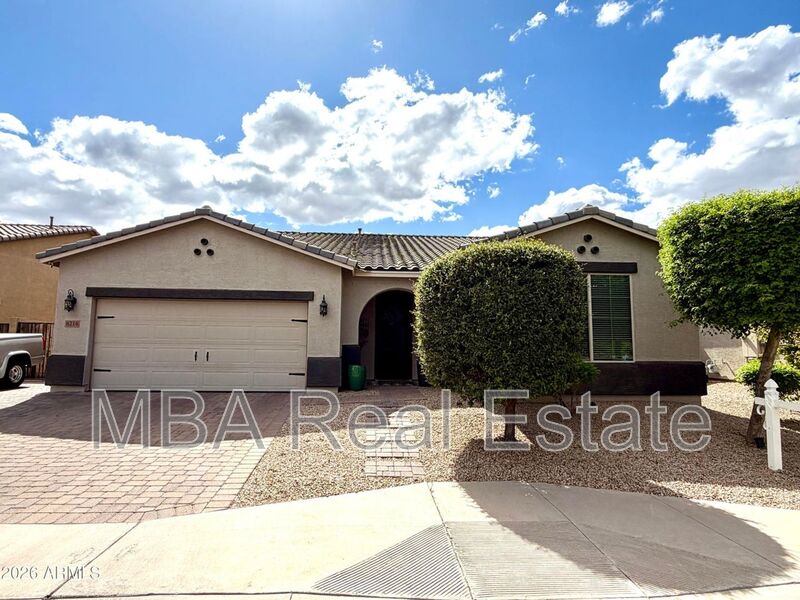 Laveen House: 8216 S 42nd Ln