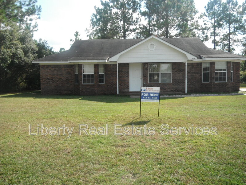 Hinesville House: 1262 Windrow Dr