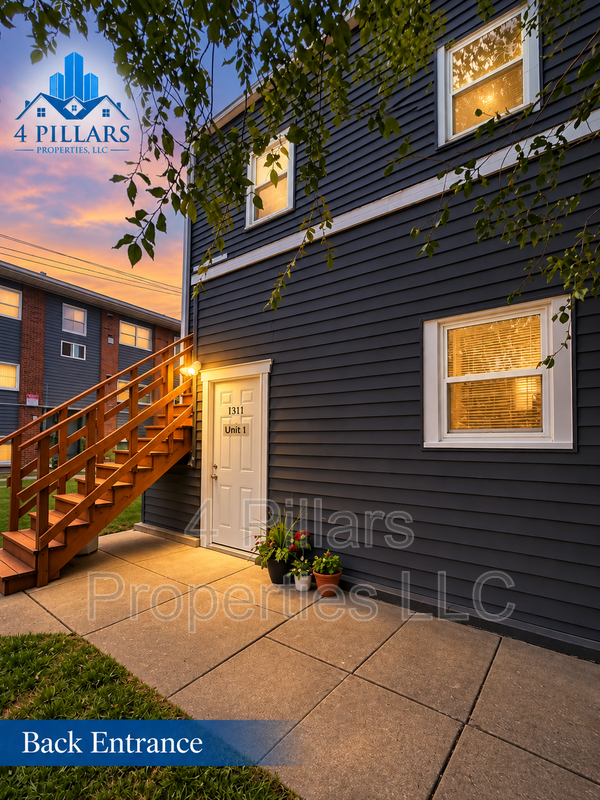 East Chicago Condo: 1311 E Columbus Dr