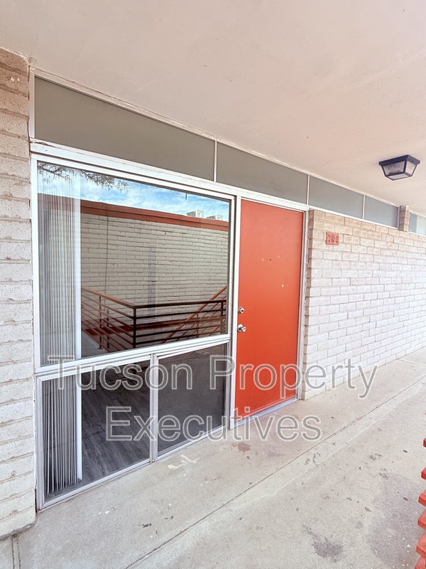 Tucson Condo: 20 North Leonora Avenue - 206
