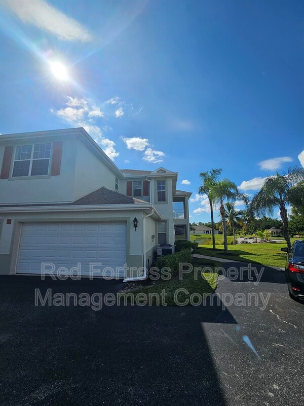 Fort Myers House: 4202 Liron Ave
