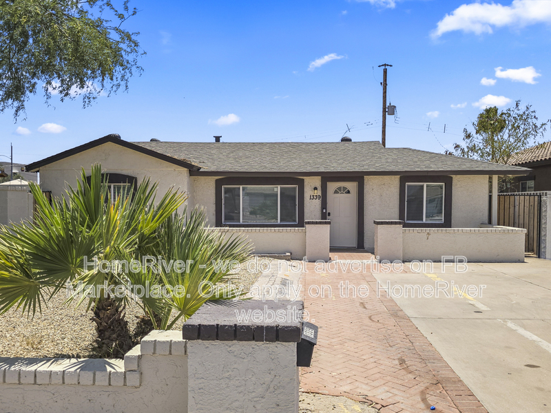 Phoenix House: 1339 E Glenrosa Ave