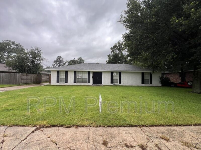 Baton Rouge House: 464 Wilton Dr
