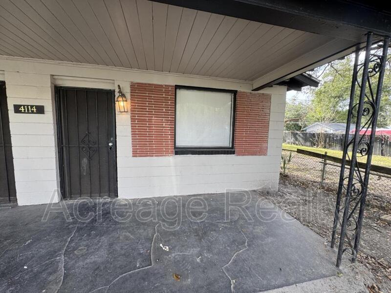 Jacksonville House: 4114 Moncrief Rd
