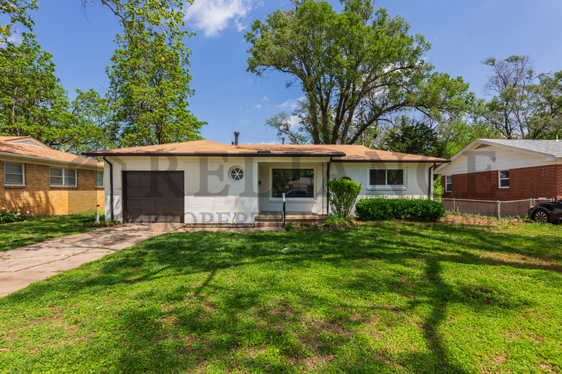 Haysville House: 416 Alexander Drive
