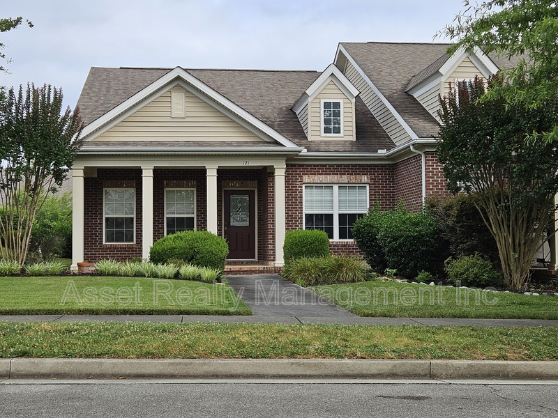Oak Ridge House: 121 Hatleyberry St