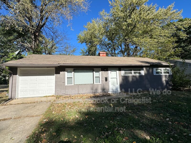 Kansas City House: 10920 Bristol Terrace