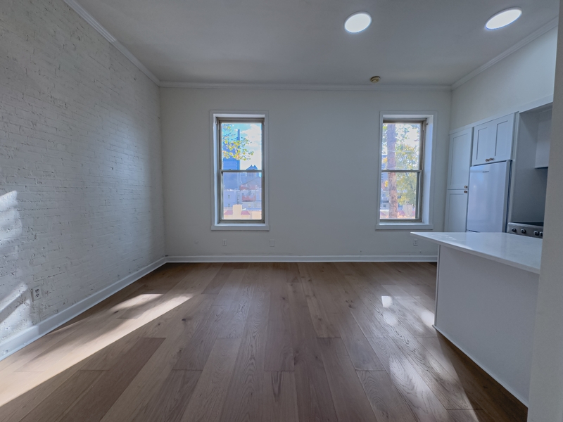 Philadelphia Condo: 2007 Green St - 2F