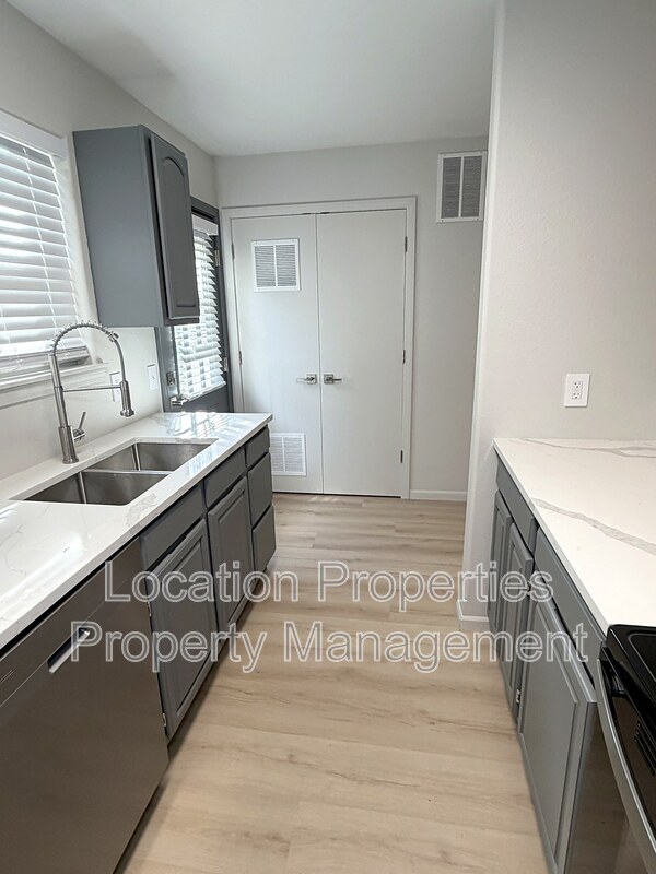 2201 Westdale Road - A3, Lawrence, Kansas rental photo 14 of 31