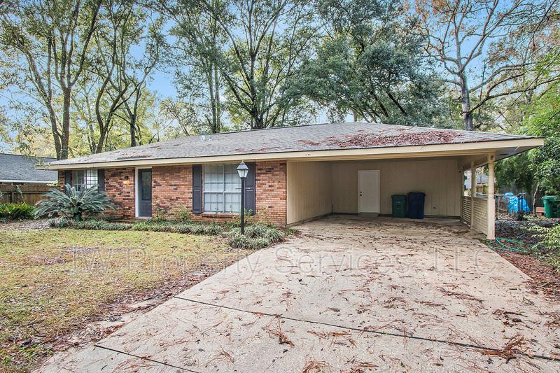 Covington House: 1915 S Jahncke