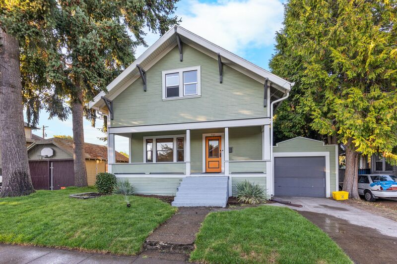 Portland House: 721 N Stafford St