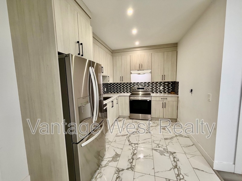 Kelowna Condo: 474-2 Snowsell St N