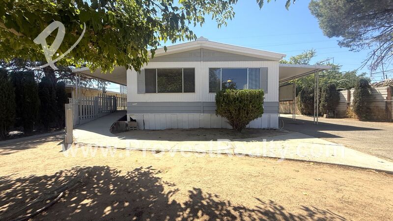 Hesperia House: 19201 Danbury Ave