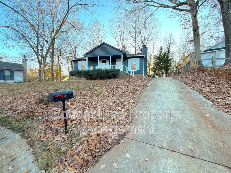 Charlotte House: 8105 Chrisbry Lane