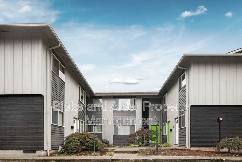 Portland House: 838 SE 42nd Ave